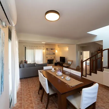 Louke Villa Lixouri